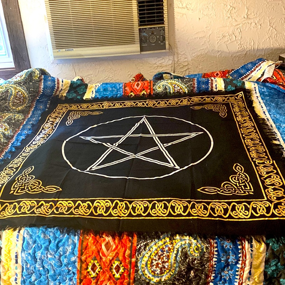 Alter Cloth